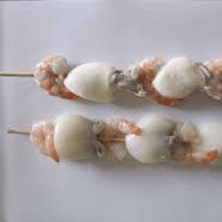 Resíduos de antibiótico em espetadas de lulas e camarão congeladas